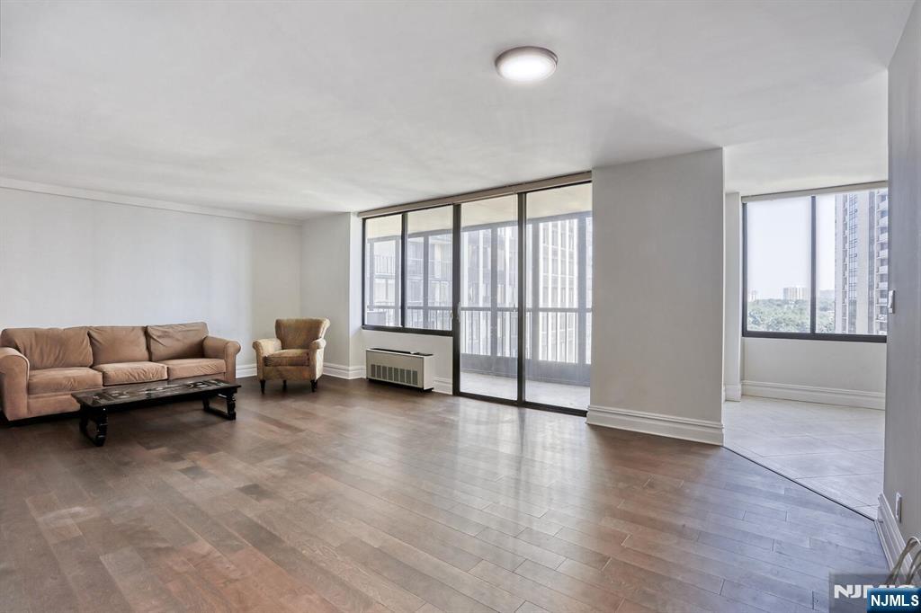 300 Winston Drive 908