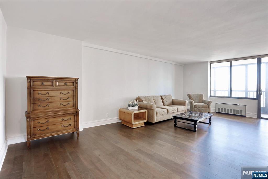 300 Winston Drive 908