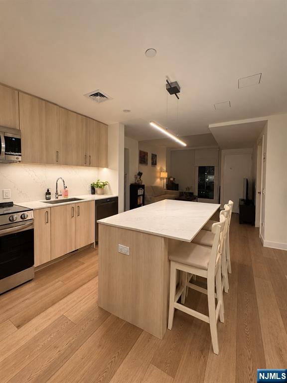 1525 Harbor Boulevard 4233