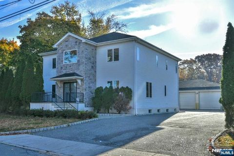 Photo of 11 Birch St, Midland Park, NJ 07432 (MLS # 26002427)