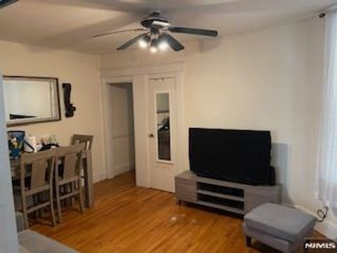 Photo of 379 Undercliff Ave #5, Edgewater, NJ 07020 (MLS # 26008473)