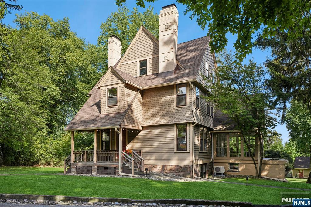 6 Edgehill Road