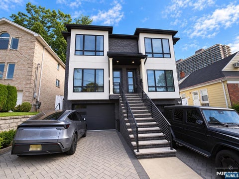 Photo of 211 Slocum Way #A, Fort Lee, NJ 07024 (MLS # 26035971)