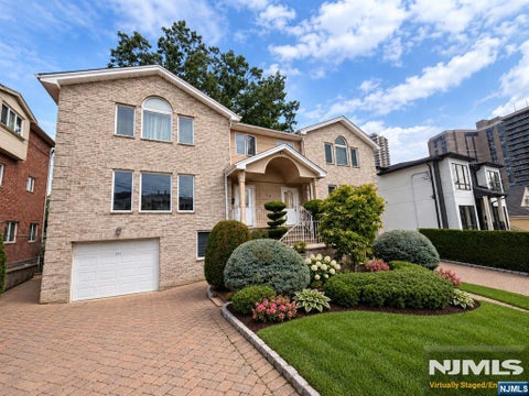 Photo of 217 Slocum Way, Fort Lee, NJ 07024 (MLS # 26032535)