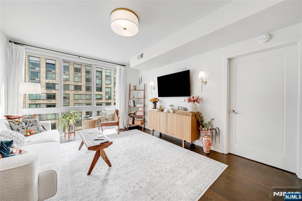 201 Marin Boulevard 8080