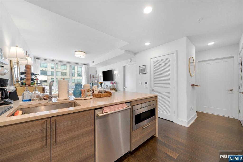 201 Marin Boulevard 8080