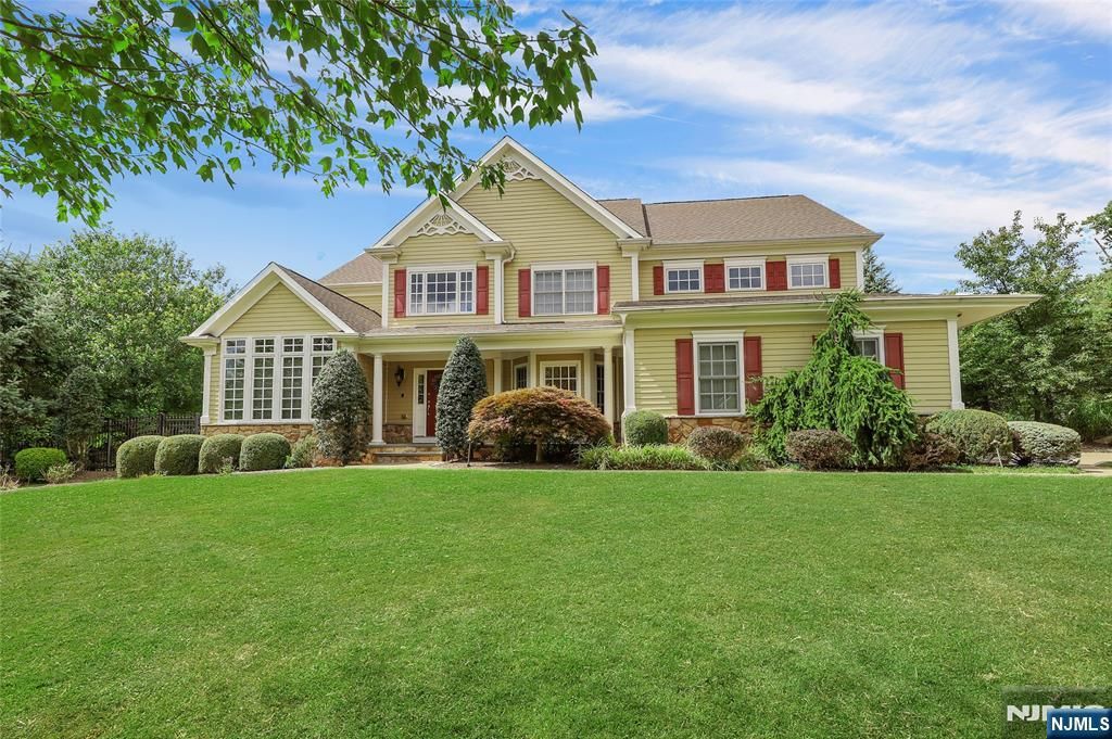Photo of 22 Meadow Lake Drive, Mahwah, NJ 07430 (MLS # 25030726)