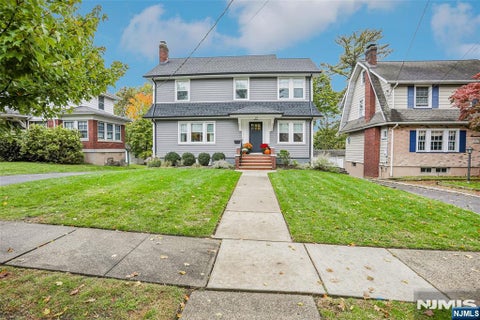 Photo of 19 Montclair Avenue, Verona, NJ 07044 (MLS # 26040104)