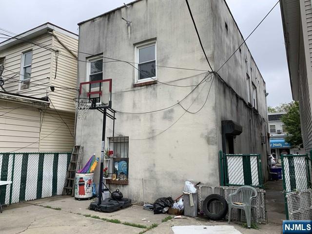 82 Passaic Street (BUILDING)