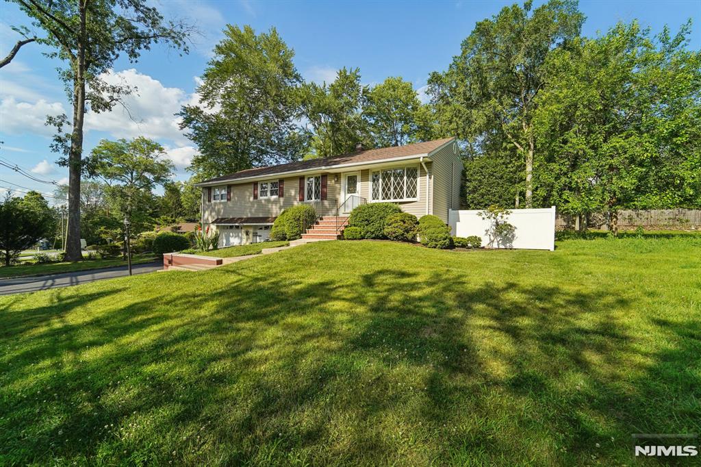 33 Seneca Trail