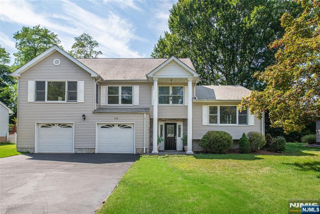 Photo of 728 Prospect Street, Glen Rock, NJ 07452 (MLS # 25034049)