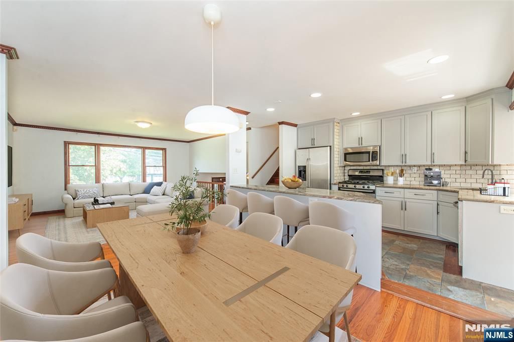 Photo of 728 Prospect Street, Glen Rock, NJ 07452 (MLS # 25034049)
