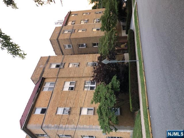 Photo 1 of 222 Christie St 3H, Leonia, New Jersey, $1,950, Web #: 325012752