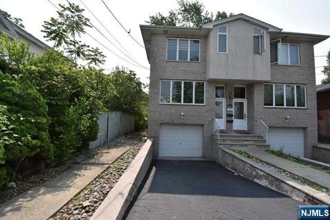 Photo of 2482 5th St #B, Fort Lee, NJ 07024 (MLS # 26020826)