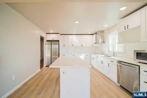 Photo of 526 Orchard Ave #1, Palisades Park, NJ 07650 (MLS # 25040711)