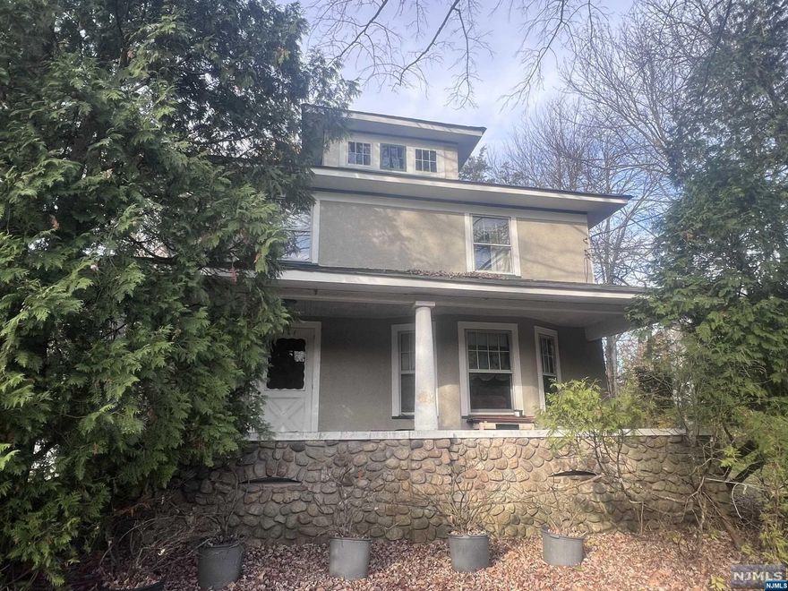 VALUE IS IN THE LAND!! GREAT OPPORTUNITY WONT LAST!! GREAT FOR A HANDYMAN OR A CONTRACTOR. HOME IS LOCATED ON A LARGE PIECE OF PROPERTY WITH ONE CAR DETACHED GARAGE. FIRST FLOOR HAS LARGE LIVING ROOM, FORMAL DINING ROOM, EAT IN KITCHEN AND HALF BATH. 2ND FLOOR HAS FOUR BEDROOMS AND FULL BATH. BASEMENT IS A FULL UNFINISHED.BUYER RESPONSIBLE FOR ALL CITY INSPECTIONS. AS PER SELLER THEY NEVER HAD WATER OR NEEDED FLOOD INSURANCE