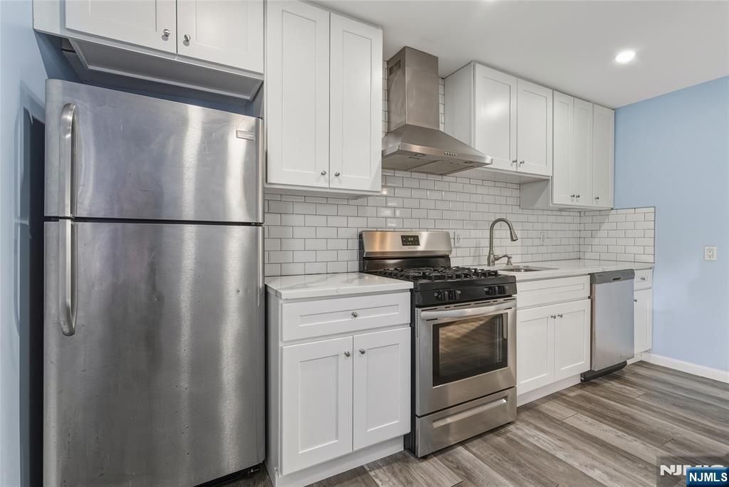 Photo of 60 Winant Avenue, Ridgefield Park, NJ 07660 (MLS # 25043311)