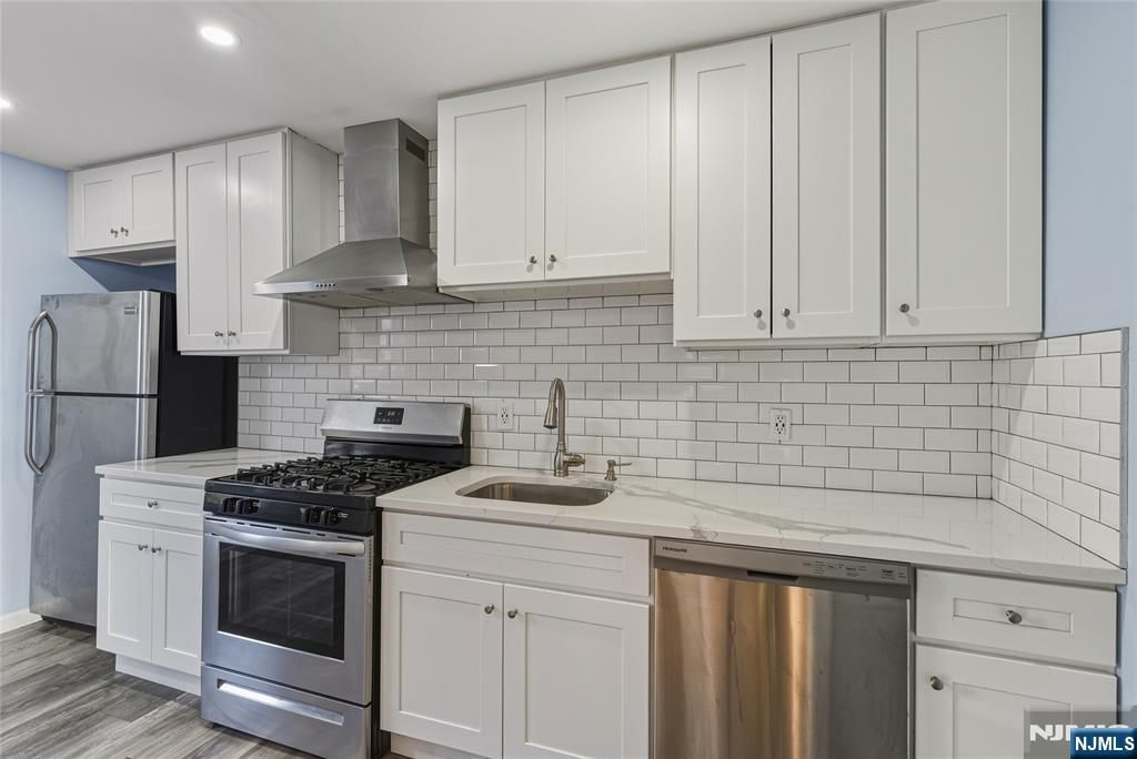 Photo of 60 Winant Avenue, Ridgefield Park, NJ 07660 (MLS # 25043311)