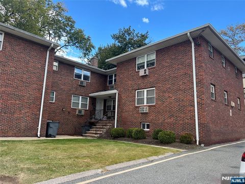 Photo of 275 River Rd #K, Bogota, NJ 07603 (MLS # 25038018)