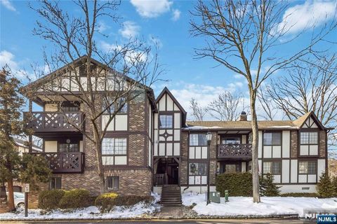 1306 Faulkner Court Mahwah NJ 07430