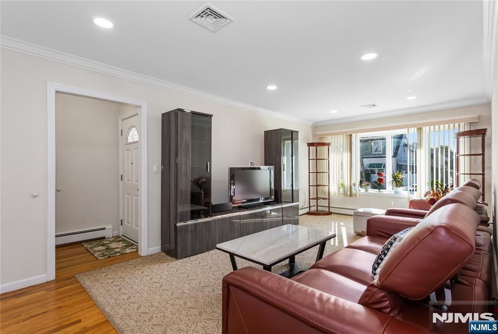 318 7th Street