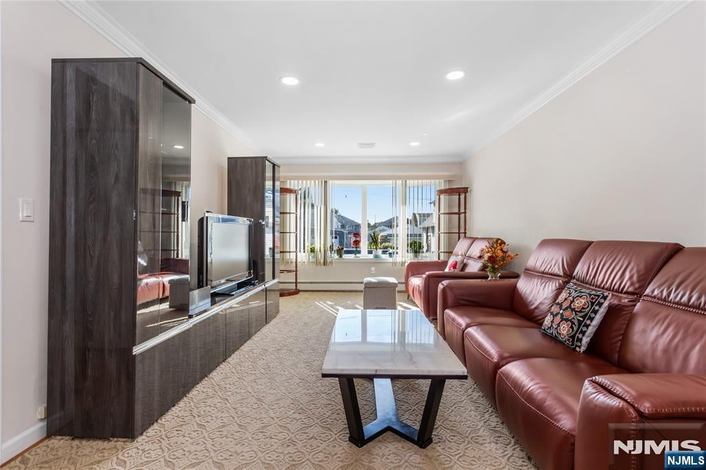 318 7th Street