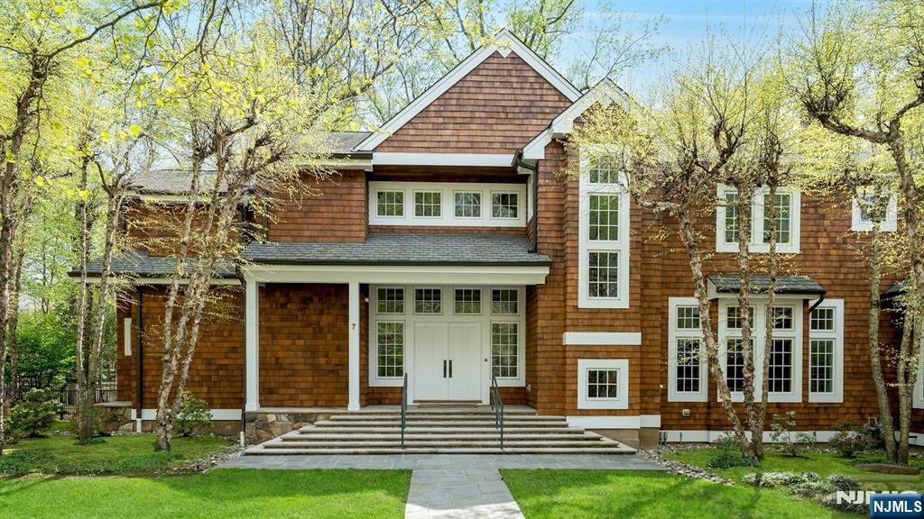 7 Charney Place