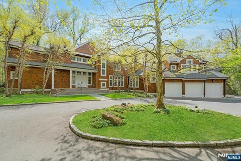 Photo of 7 Charney Place, Alpine, NJ 07620 (MLS # 26012148)