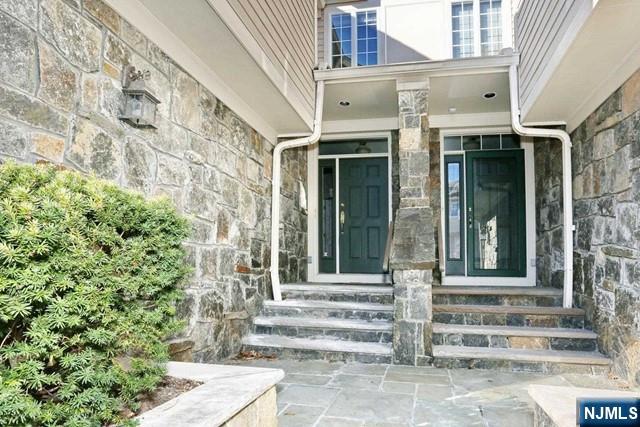 14 Kensington Court 14