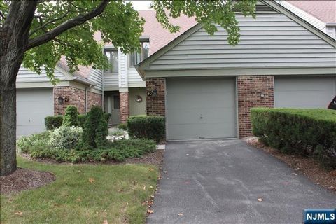 40 Meadowview Court Leonia NJ 07605