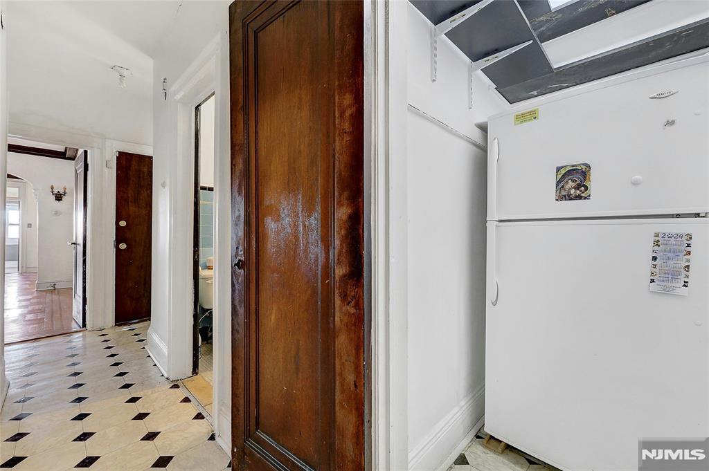 Union City, New Jersey 07087, United States, 5 Bedrooms Bedrooms, ,3 BathroomsBathrooms,Residential,Pending,1287