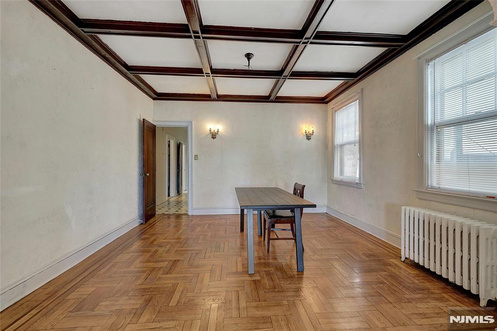 Union City, New Jersey 07087, United States, 5 Bedrooms Bedrooms, ,3 BathroomsBathrooms,Residential,Pending,1287