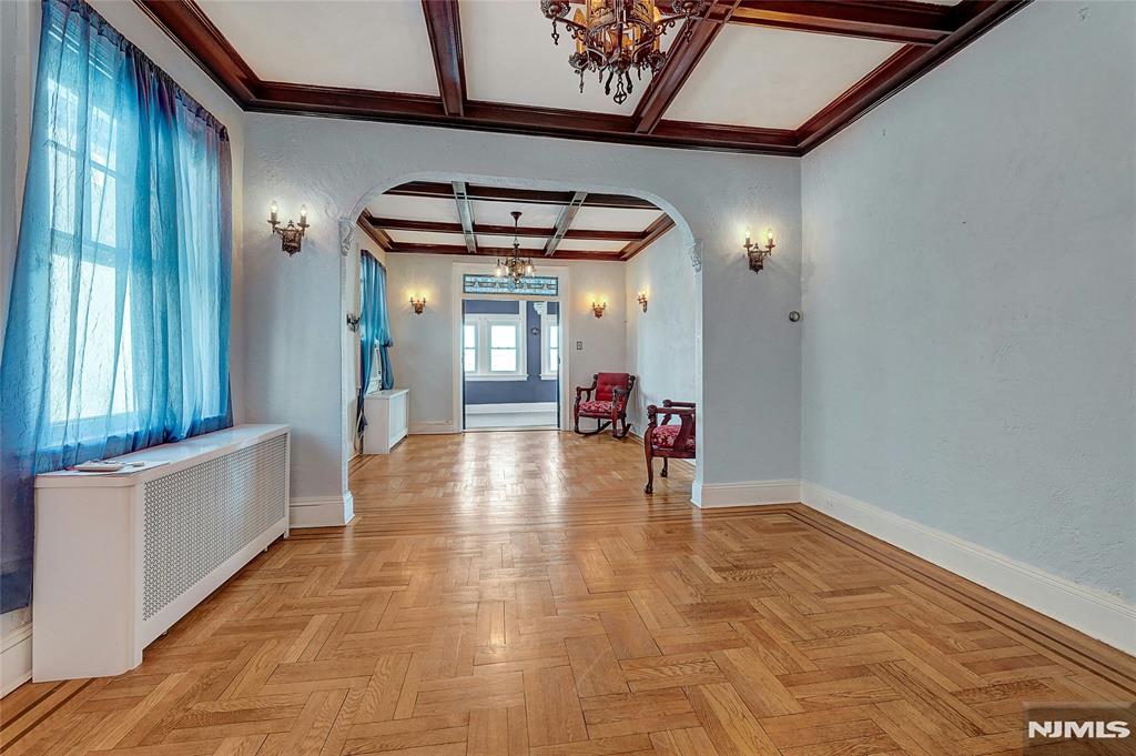 Union City, New Jersey 07087, United States, 5 Bedrooms Bedrooms, ,3 BathroomsBathrooms,Residential,Pending,1287