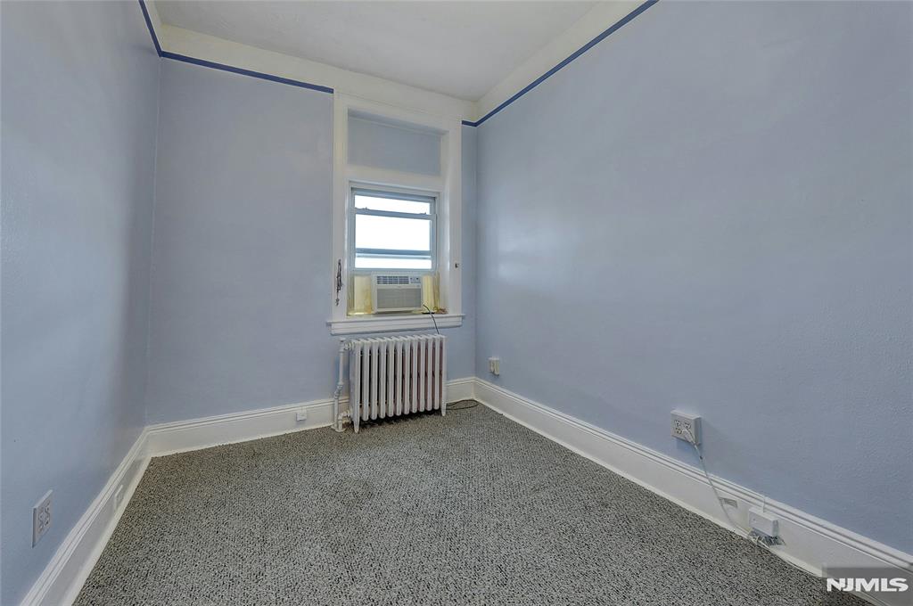 Union City, New Jersey 07087, United States, 5 Bedrooms Bedrooms, ,3 BathroomsBathrooms,Residential,Pending,1287