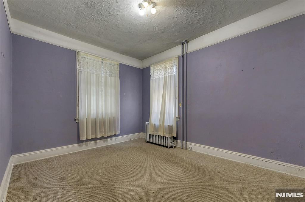 Union City, New Jersey 07087, United States, 5 Bedrooms Bedrooms, ,3 BathroomsBathrooms,Residential,Pending,1287