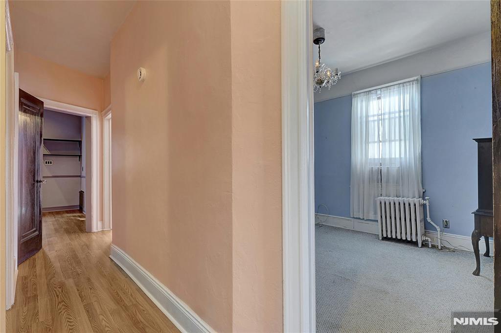 Union City, New Jersey 07087, United States, 5 Bedrooms Bedrooms, ,3 BathroomsBathrooms,Residential,Pending,1287