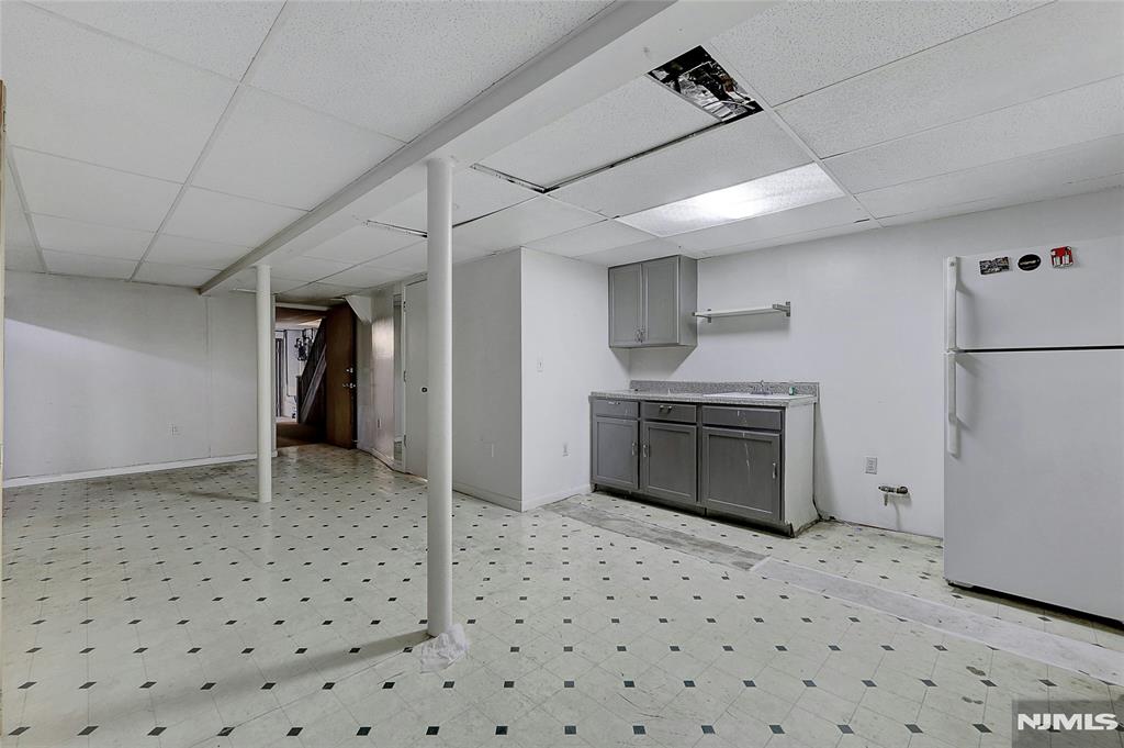 Union City, New Jersey 07087, United States, 5 Bedrooms Bedrooms, ,3 BathroomsBathrooms,Residential,Pending,1287