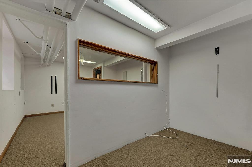 Union City, New Jersey 07087, United States, 5 Bedrooms Bedrooms, ,3 BathroomsBathrooms,Residential,Pending,1287