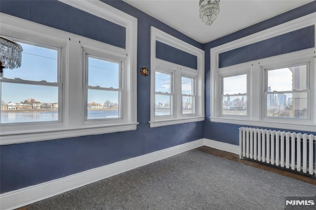 Union City, New Jersey 07087, United States, 5 Bedrooms Bedrooms, ,3 BathroomsBathrooms,Residential,Pending,1287