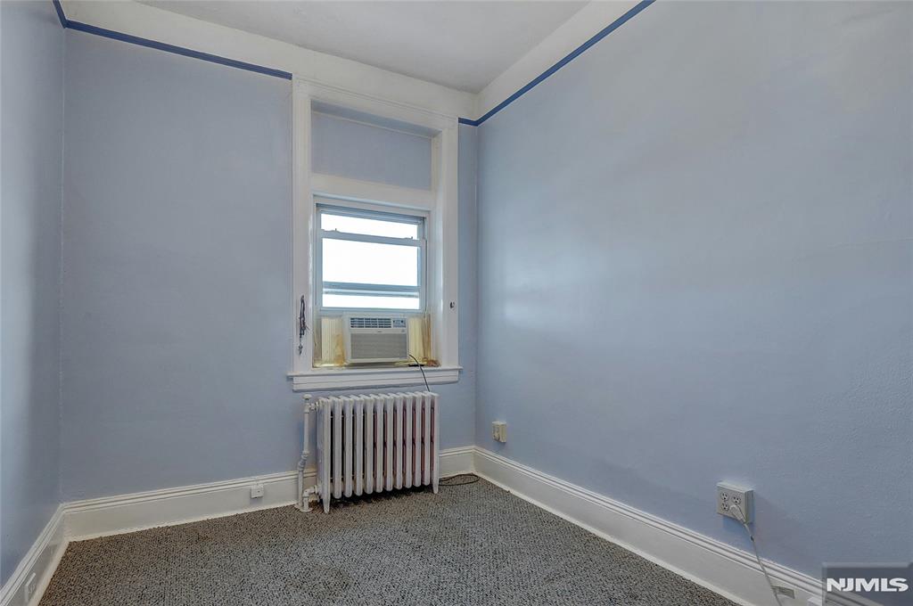 Union City, New Jersey 07087, United States, 5 Bedrooms Bedrooms, ,3 BathroomsBathrooms,Residential,Pending,1287