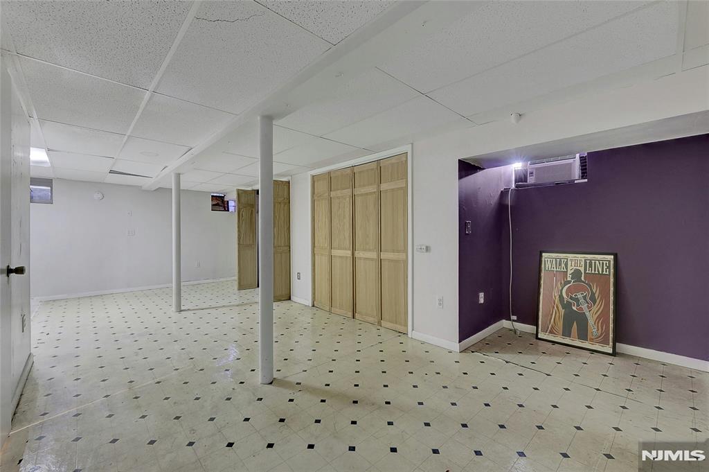 Union City, New Jersey 07087, United States, 5 Bedrooms Bedrooms, ,3 BathroomsBathrooms,Residential,Pending,1287