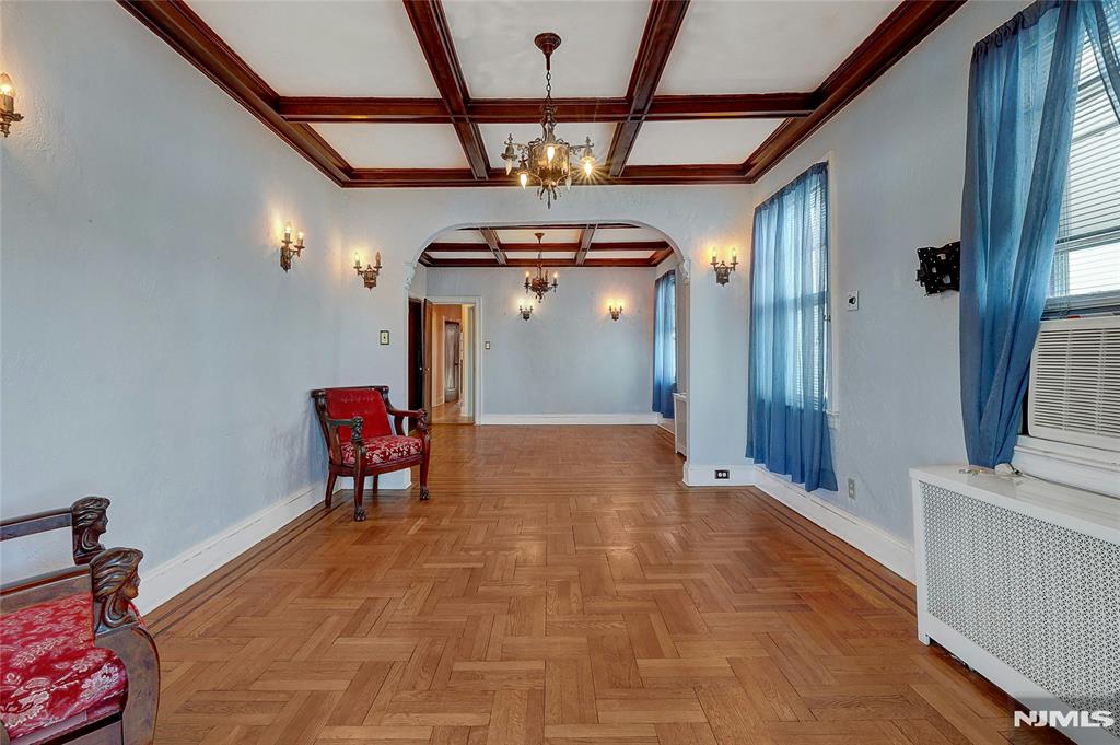 Union City, New Jersey 07087, United States, 5 Bedrooms Bedrooms, ,3 BathroomsBathrooms,Residential,Pending,1287