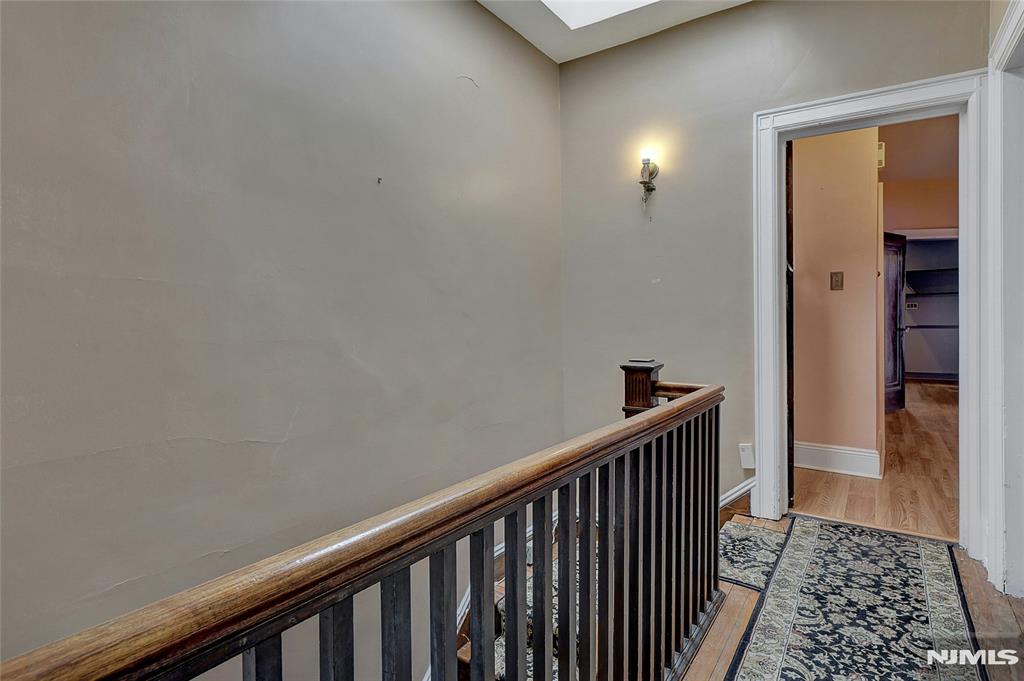 Union City, New Jersey 07087, United States, 5 Bedrooms Bedrooms, ,3 BathroomsBathrooms,Residential,Pending,1287