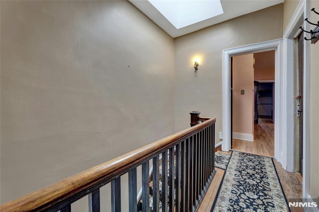 Union City, New Jersey 07087, United States, 5 Bedrooms Bedrooms, ,3 BathroomsBathrooms,Residential,Pending,1287