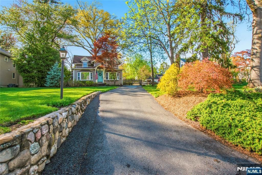 Photo of 454 Maple Avenue, Glen Rock, NJ 07452 (MLS # 26011110)