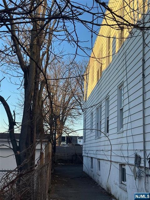 31 Orchard Place Irvington NJ 07111