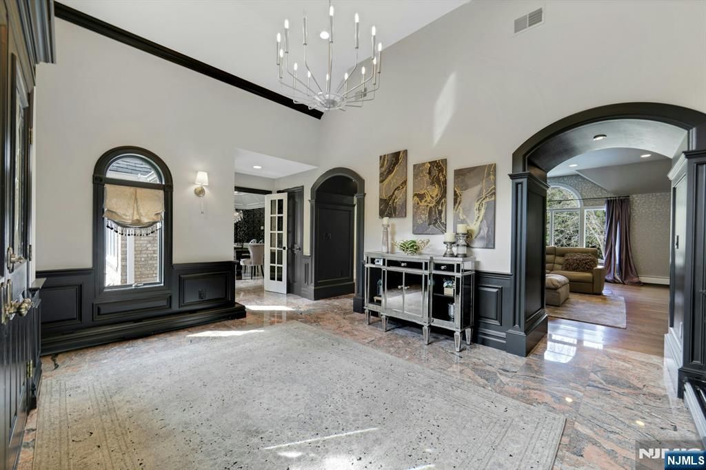 Photo of 11 Timberlane Road, Upper Saddle River, NJ 07458 (MLS # 25035884)
