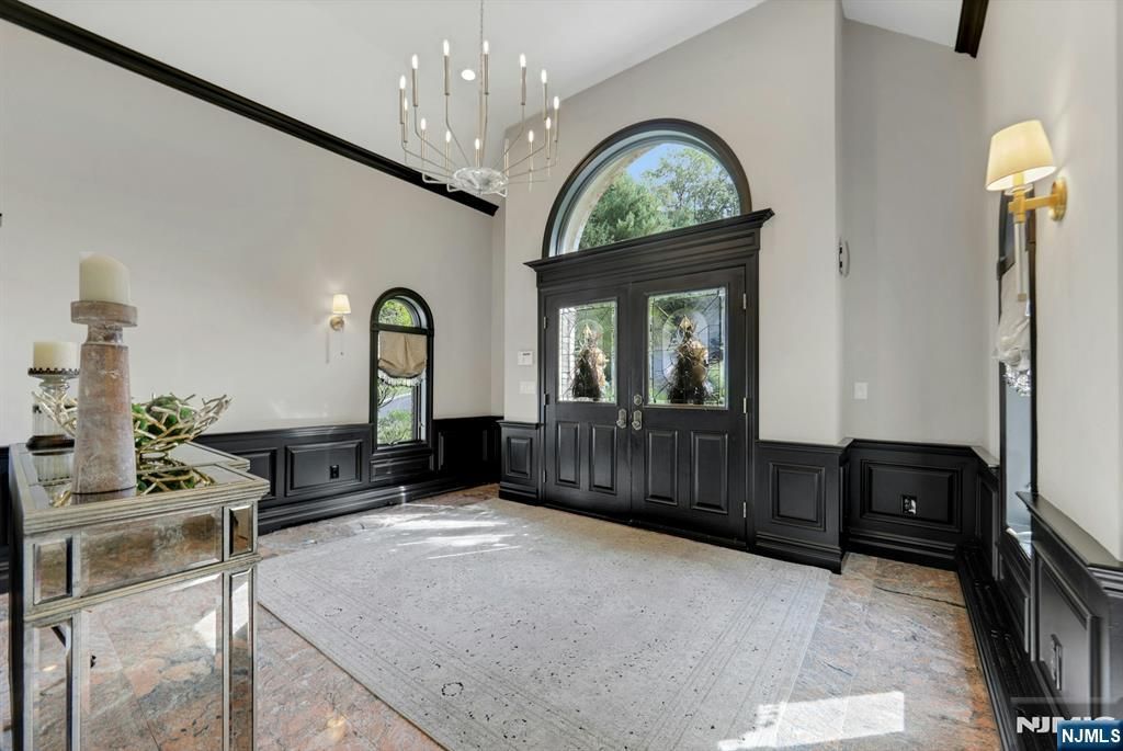 Photo of 11 Timberlane Road, Upper Saddle River, NJ 07458 (MLS # 25035884)