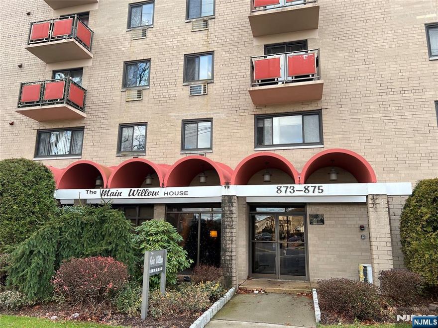 VERY SPACIOUS 1 BEDROM APARTMENTON 3 ND FLOOR WITH NEW RUGS THROUGHOUT . UPDATED KITCHEN WITH DISHWASHER,MICROWAVE,REFRIGERATOR,GAS STOVE.OPENS INTO LARGE DINING/LIVING ROOM.LOT OF CLOSETS AND BALCONY, ADDITIONAL FEATURES BUILDING HAS INTERCOM IN UNIT, ON SITE WASHERS AND DRYERS. 1 PARKING SPOT INCLUDED,HEAT-WATER-GAS IS ALSO INCLUDED.* NO PETS * CREDIT SCORE MUST BE 680 OR HIGHER ALSO THERE IS AN 100 DOLLAR APPLICATION FEE ( NONE REFUNDABLE )