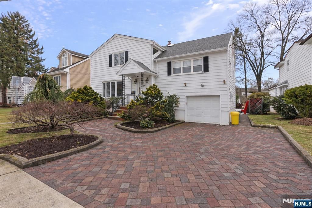 Photo of 792 Washburn Street, Teaneck, NJ 07666 (MLS # 26007523)